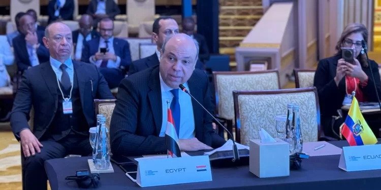 Al-Hefni lors du séminaire de l'OACI: Le secteur de l'aviation, moteur principal du développement 2 - Le Progrès Egyptien Al-Hefni lors du séminaire de l'OACI: Le secteur de l'aviation, moteur principal du développement 1 - Le Progrès Egyptien