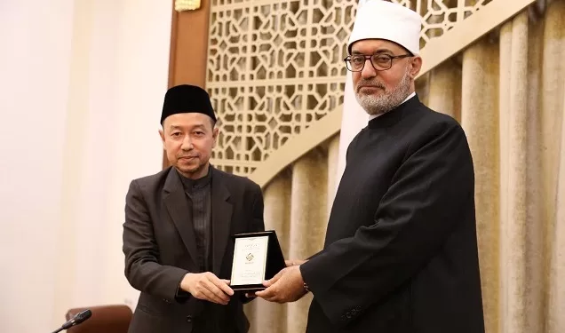 Le Mufti de la République s'entretient avec une délégation malaisienne 2 - Le Progrès Egyptien Le Mufti de la République s'entretient avec une délégation malaisienne 1 - Le Progrès Egyptien