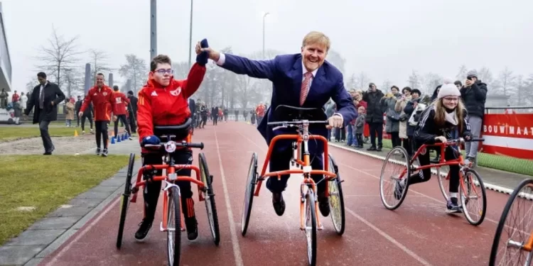 Willem-Alexander des Pays-Bas donne de sa personne pour le handisport 1 - Le Progrès Egyptien