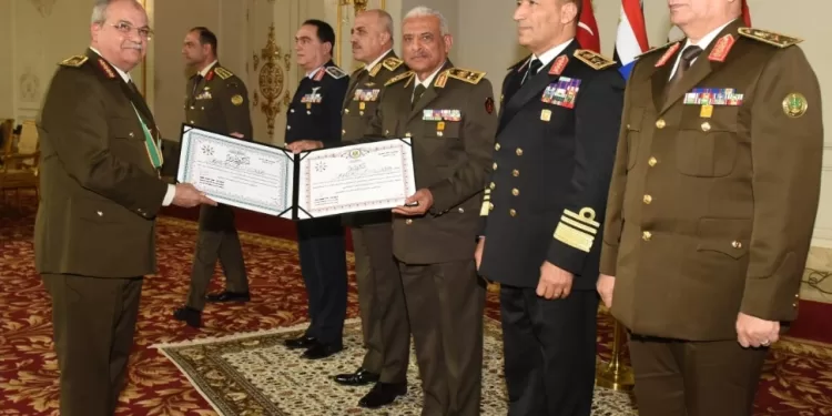 La Défense met à l’honneur des commandants des Forces armées 1 - Le Progrès Egyptien