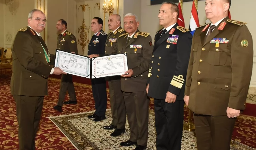 La Défense met à l’honneur des commandants des Forces armées 2 - Le Progrès Egyptien La Défense met à l’honneur des commandants des Forces armées 1 - Le Progrès Egyptien