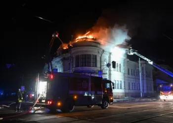 Zelensky prêt à négocier avec Poutine: le Kremlin balaie des “paroles vides de sens”