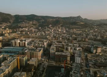 La Turquie commémore le “séisme du siècle” avec chagrin et colère