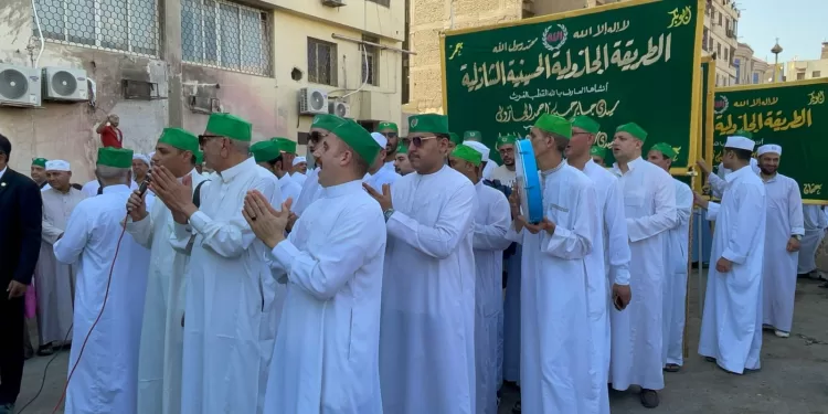 En glorification et en joie, la procession des Soufis célèbre l'observation du croissant du mois de Ramadan 2 - Le Progrès Egyptien En glorification et en joie, la procession des Soufis célèbre l'observation du croissant du mois de Ramadan 1 - Le Progrès Egyptien