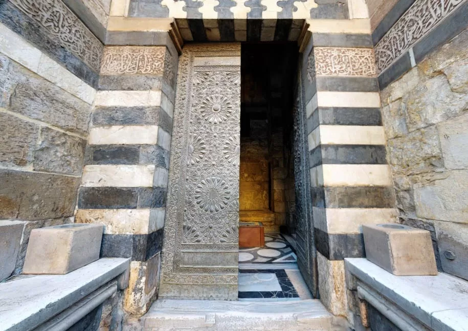 Le Complexe du Sultan Barquq : Un chef-d'œuvre architectural au cœur du Caire 12 - Le Progrès Egyptien Le Complexe du Sultan Barquq : Un chef-d'œuvre architectural au cœur du Caire 11 - Le Progrès Egyptien
