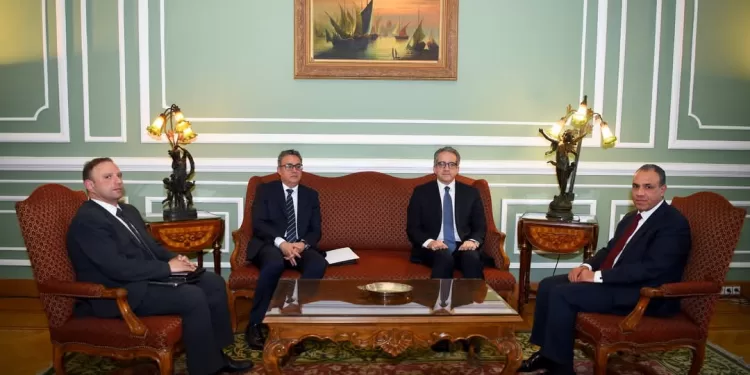 Abdel-Aati rencontre Dr Khaled Al-Ananni, candidat égyptien à la direction générale de l'UNESCO 1 - Le Progrès Egyptien