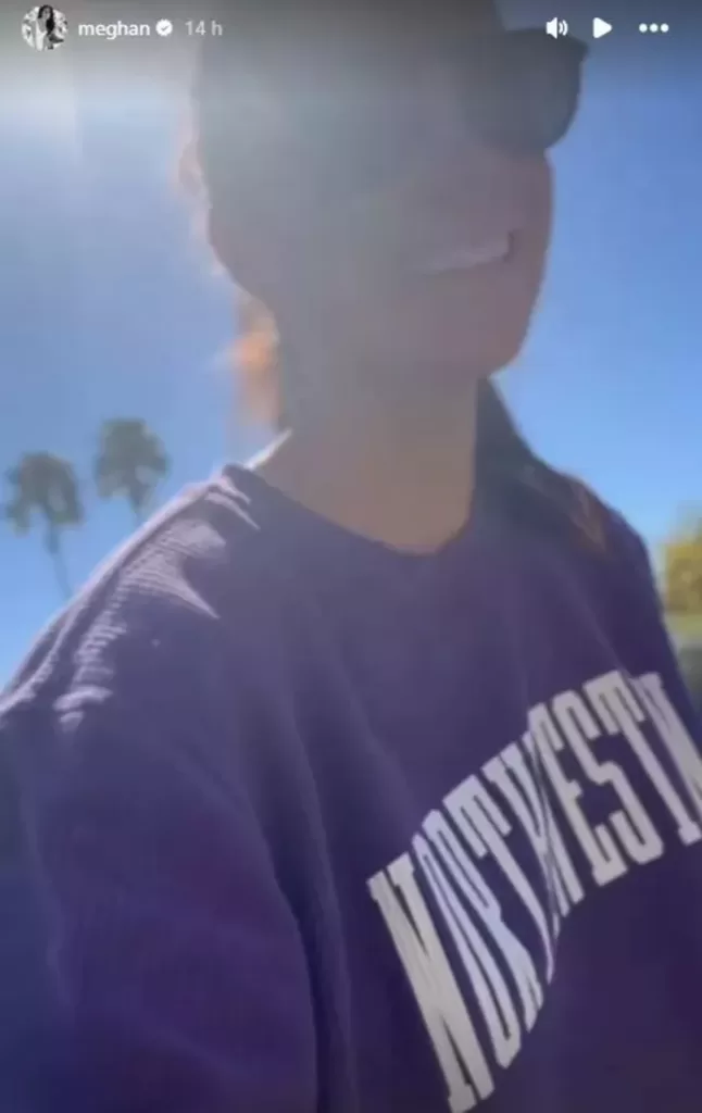 Meghan s’affiche avec le sweat-shirt de Diana 4 - Le Progrès Egyptien Meghan s’affiche avec le sweat-shirt de Diana 3 - Le Progrès Egyptien