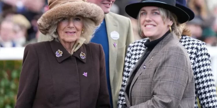 Camilla retrouve ses enfants et son ex-mari 2 - Le Progrès Egyptien Camilla retrouve ses enfants et son ex-mari 1 - Le Progrès Egyptien