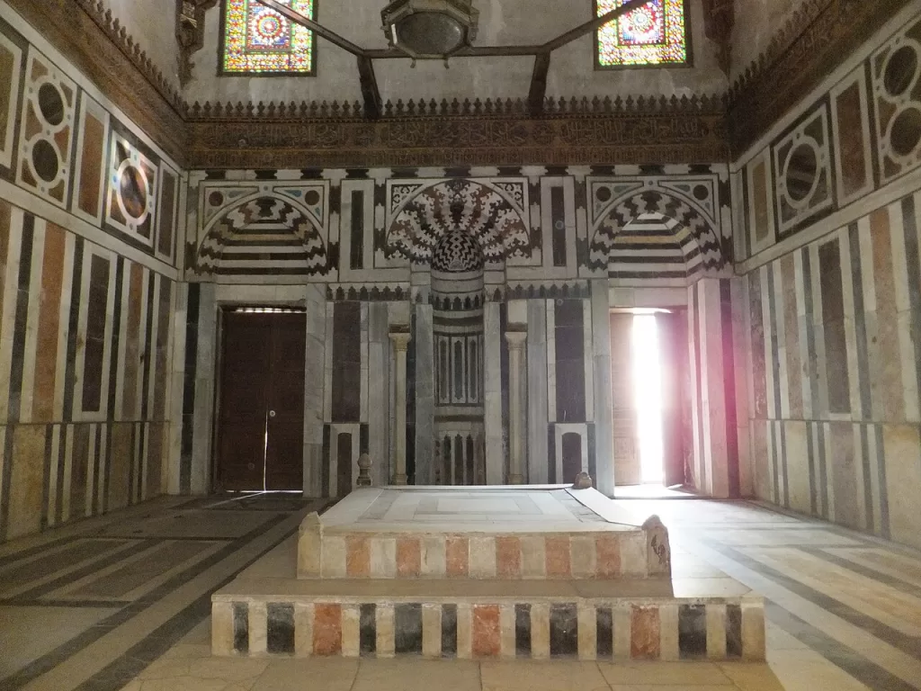 Le Complexe du Sultan Barquq : Un chef-d'œuvre architectural au cœur du Caire 14 - Le Progrès Egyptien Le Complexe du Sultan Barquq : Un chef-d'œuvre architectural au cœur du Caire 13 - Le Progrès Egyptien
