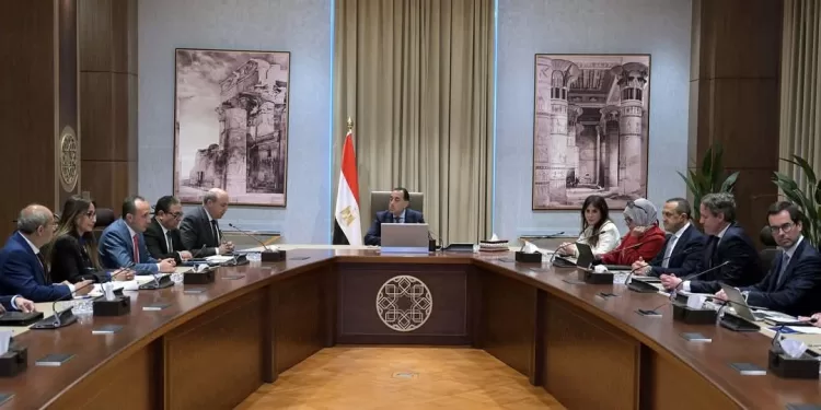 Madbouli fait le suivi du dossier de gestion et d'exploitation des aéroports égyptiens par le secteur privé 1 - Le Progrès Egyptien