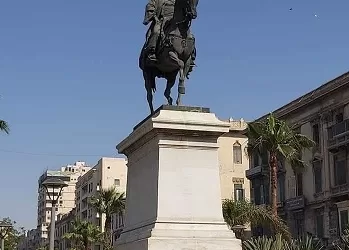 La statue de Mohammed Ali orne la place Mancheyya