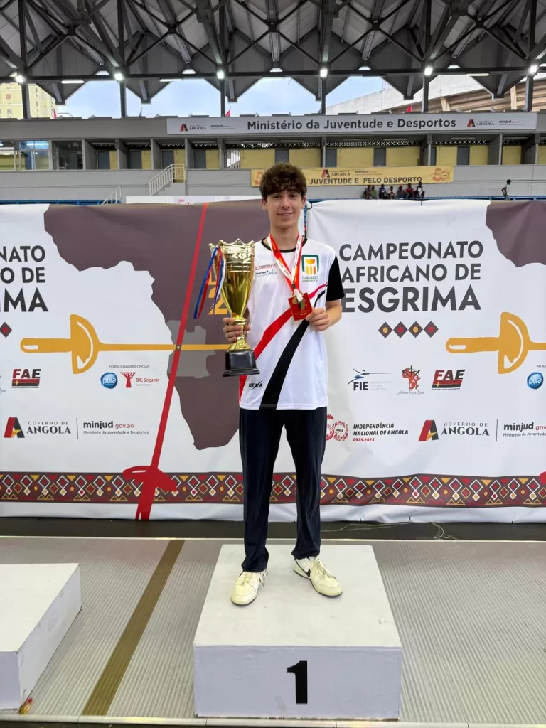 Championnat d’escrime en Angola : Younès El-Ibrachy décroche sa médaille d’or 9 - Le Progrès Egyptien