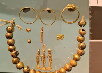 Des bijoux en or de 2600 ans retrouvés près du temple de Karnak