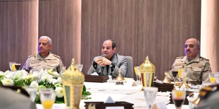Al Sissi prend l'iftar avec les membres de l'Académie militaire 1 - Le Progrès Egyptien