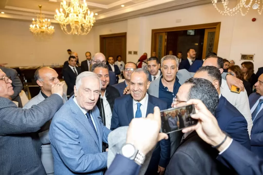 Le ministre des AE rencontre plusieurs représentants de la communauté égyptienne en Tunisie 4 - Le Progrès Egyptien Le ministre des AE rencontre plusieurs représentants de la communauté égyptienne en Tunisie 3 - Le Progrès Egyptien