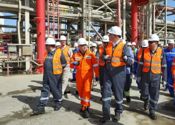 Le ministre du Pétrole inspecte des projets à Sokhna