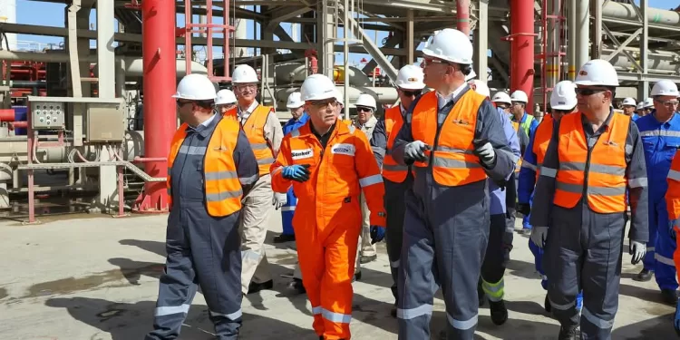 Le ministre du Pétrole inspecte des projets à Sokhna 1 - Le Progrès Egyptien