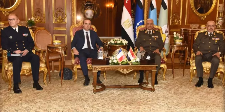 Rencontre entre le ministre de la Défense et son homologue français 2 - Le Progrès Egyptien Rencontre entre le ministre de la Défense et son homologue français 1 - Le Progrès Egyptien
