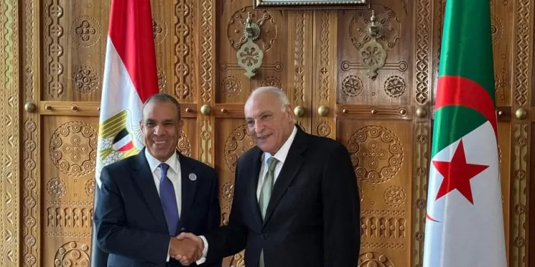 Pourparlers du ministre des AE et son homologue algérien 2 - Le Progrès Egyptien Pourparlers du ministre des AE et son homologue algérien 1 - Le Progrès Egyptien