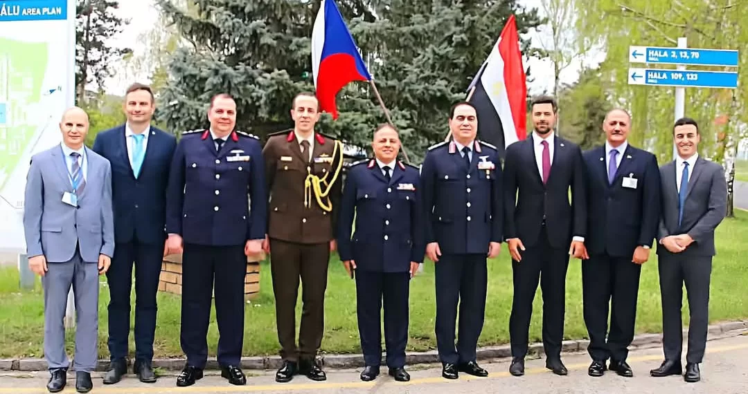 Le commandant de l'armée de l'air et des responsables tchèques examinent la coopération militaire conjointe 2 - Le Progrès Egyptien Le commandant de l'armée de l'air et des responsables tchèques examinent la coopération militaire conjointe 1 - Le Progrès Egyptien