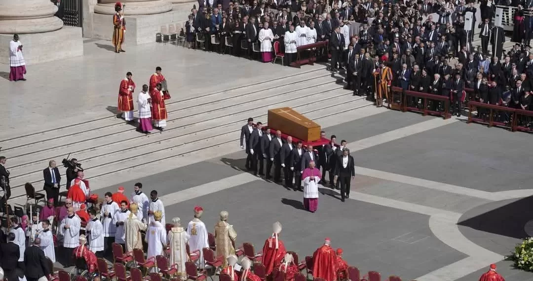 Plus de 250 000 personnes aux funérailles du Pape (Photos) 1 - Le Progrès Egyptien