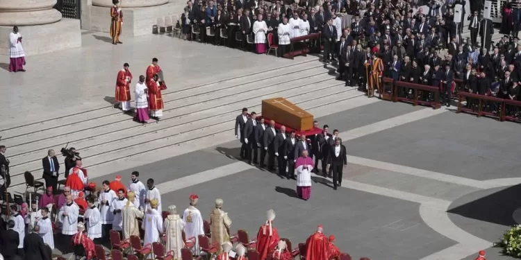Plus de 250 000 personnes aux funérailles du Pape (Photos) 1 - Le Progrès Egyptien