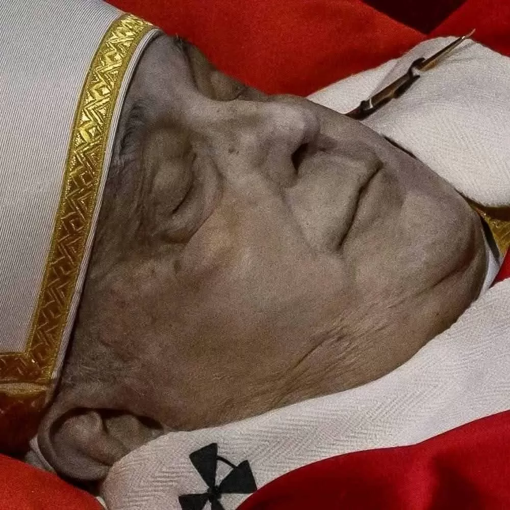 Plus de 250 000 personnes aux funérailles du Pape (Photos) 4 - Le Progrès Egyptien Plus de 250 000 personnes aux funérailles du Pape (Photos) 3 - Le Progrès Egyptien