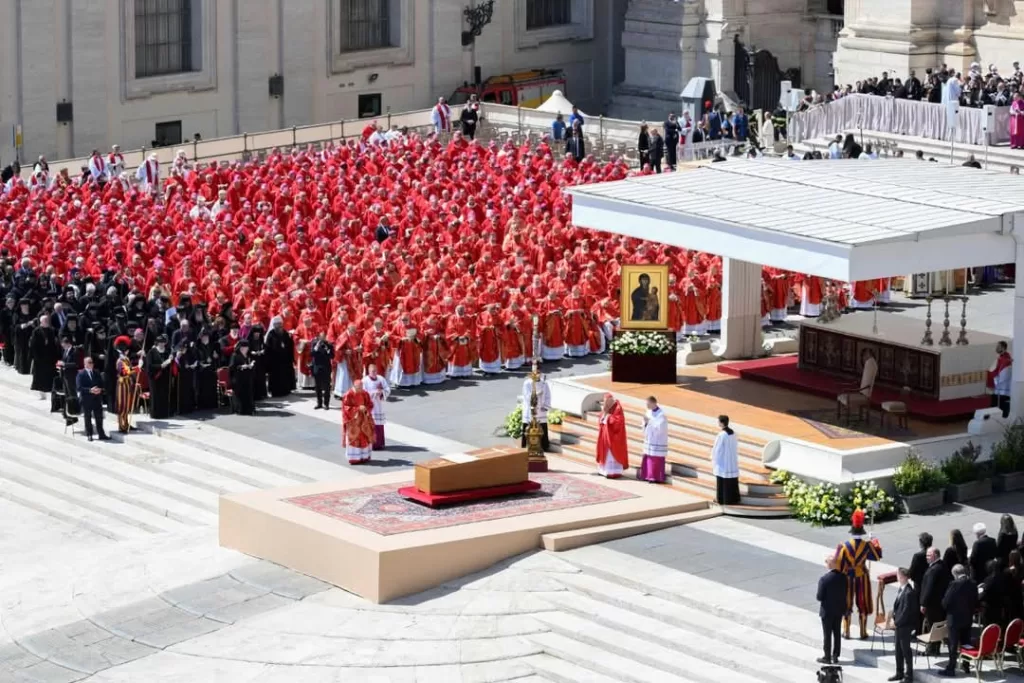 Le Pape ramène le monde au Vatican 8 - Le Progrès Egyptien Le Pape ramène le monde au Vatican 7 - Le Progrès Egyptien
