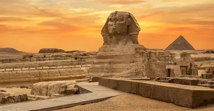 Pyramides de Guizeh: Expérience touristique exceptionnelle 2 - Le Progrès Egyptien Pyramides de Guizeh: Expérience touristique exceptionnelle 1 - Le Progrès Egyptien