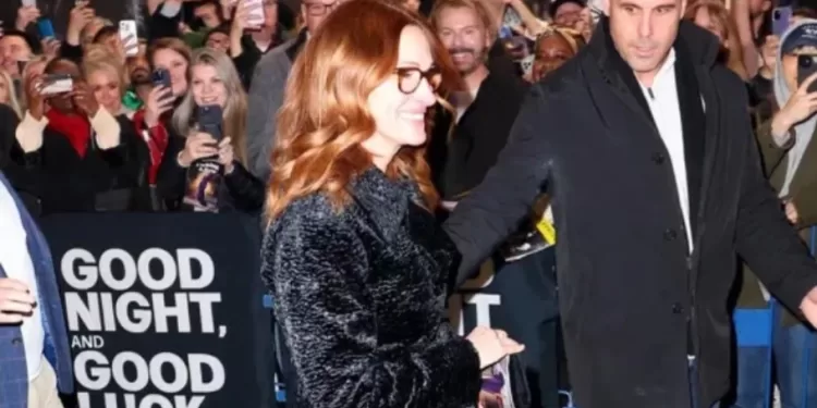 Julia Roberts à Broadway pour applaudir George Clooney 2 - Le Progrès Egyptien Julia Roberts à Broadway pour applaudir George Clooney 1 - Le Progrès Egyptien