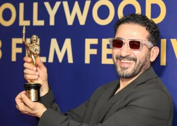 Helmy reçoit le Achievement Award au Festival du film arabe d’Hollywood