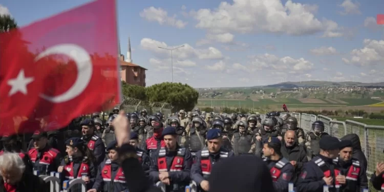 Enquête pour corruption: près d’une cinquantaine de personnes arrêtées en Turquie 2 - Le Progrès Egyptien Enquête pour corruption: près d’une cinquantaine de personnes arrêtées en Turquie 1 - Le Progrès Egyptien