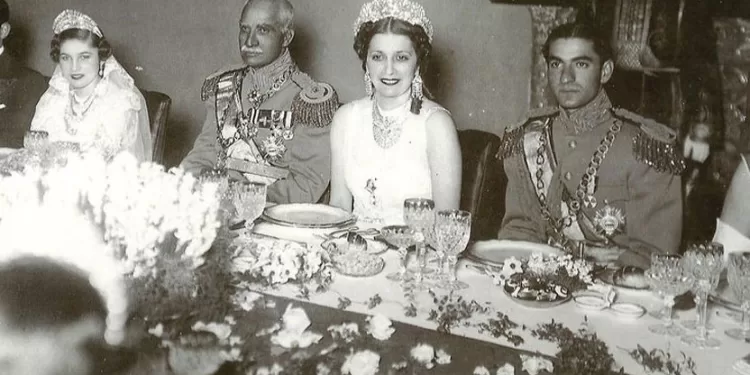 Un exceptionnel collier créé pour la reine Nazli d’Egypte 2 - Le Progrès Egyptien Un exceptionnel collier créé pour la reine Nazli d’Egypte 1 - Le Progrès Egyptien