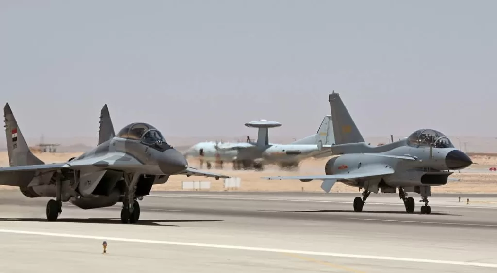 Fin de l'exercice militaire aérien égypto-chinois "Aigles de la Civilisation 2025" 6 - Le Progrès Egyptien Fin de l'exercice militaire aérien égypto-chinois "Aigles de la Civilisation 2025" 5 - Le Progrès Egyptien