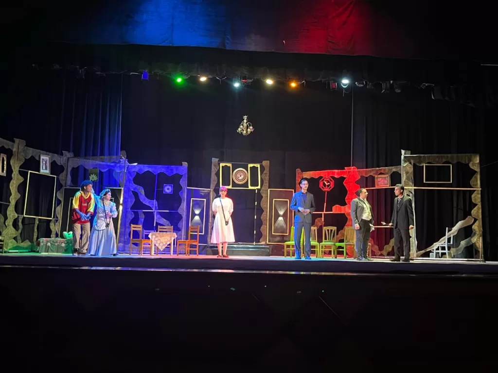 Quand Molière éclaire les planches d’Ismaïlia : "Tartuffe", un miroir tendre et cruel de l’âme humaine 6 - Le Progrès Egyptien Quand Molière éclaire les planches d’Ismaïlia : "Tartuffe", un miroir tendre et cruel de l’âme humaine 5 - Le Progrès Egyptien
