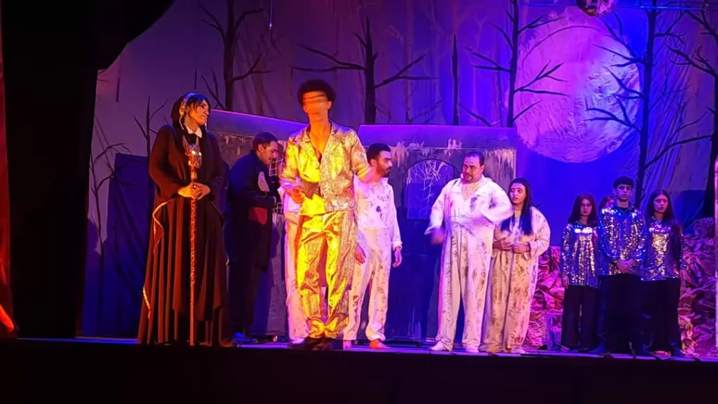 Quand le théâtre devient miroir de l’âme : « Ayn Basira » enflamme la scène de Zagazig 6 - Le Progrès Egyptien Quand le théâtre devient miroir de l’âme : « Ayn Basira » enflamme la scène de Zagazig 5 - Le Progrès Egyptien