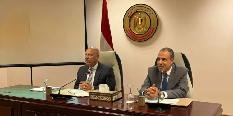 Abdel-Aati reçoit le vice-Premier ministre chargé du Développement industriel, le général Kamel Al-Wazir 2 - Le Progrès Egyptien Abdel-Aati reçoit le vice-Premier ministre chargé du Développement industriel, le général Kamel Al-Wazir 1 - Le Progrès Egyptien