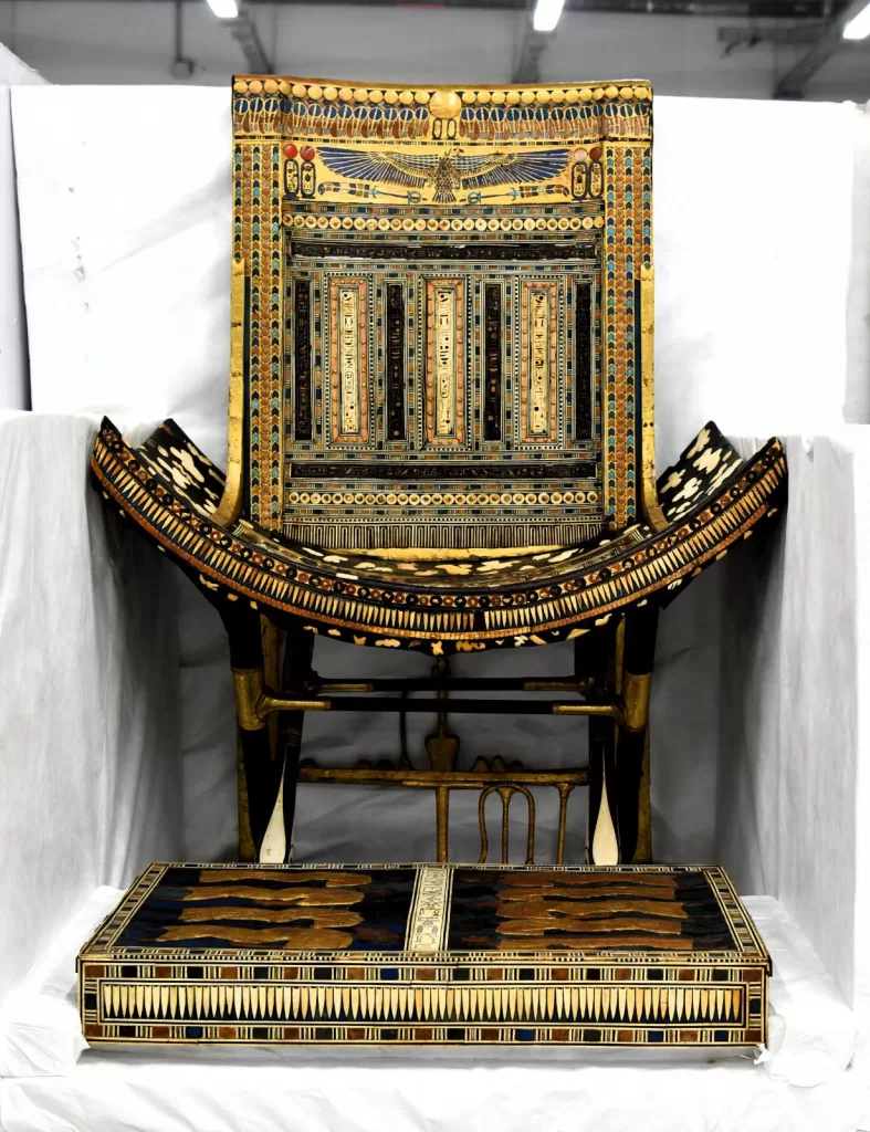 Le GME reçoit 163 pièces des trésors du roi Toutânkhamon 4 - Le Progrès Egyptien Le GME reçoit 163 pièces des trésors du roi Toutânkhamon 3 - Le Progrès Egyptien