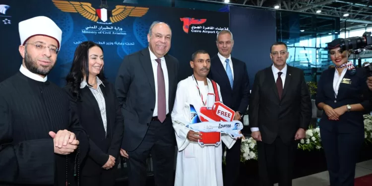 Voyage des pèlerins : EgyptAir maintient son pont aérien 1 - Le Progrès Egyptien