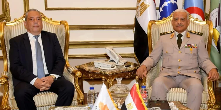 Entretiens entre le ministre de la Défense et son homologue chypriote 1 - Le Progrès Egyptien