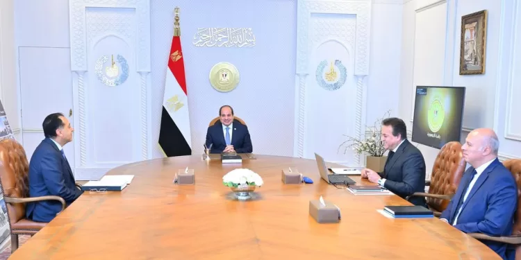 Al-Sissi examine les axes de développement humain 2 - Le Progrès Egyptien Al-Sissi examine les axes de développement humain 1 - Le Progrès Egyptien
