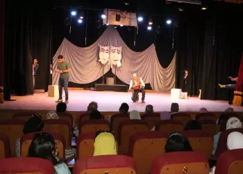 La main noire de Port-Saïd: Un cri de liberté sur les planches du théâtre égyptien