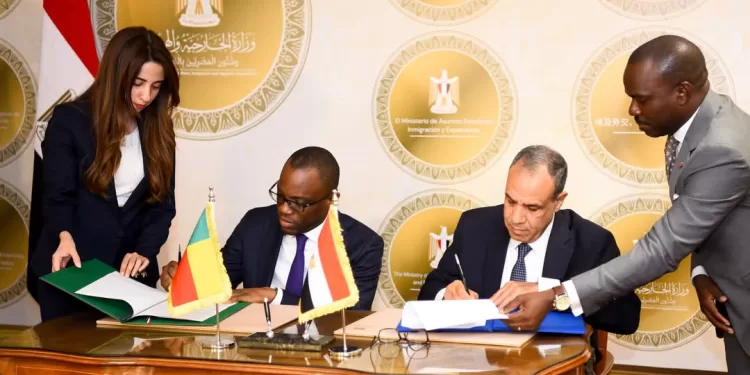 Abdel-Aati s'entretient avec son homologue béninois 2 - Le Progrès Egyptien Abdel-Aati s'entretient avec son homologue béninois 1 - Le Progrès Egyptien