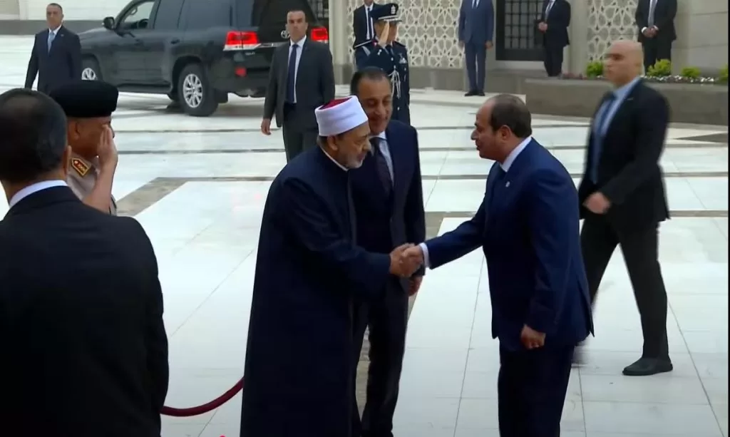 Al-Sissi accomplit la prière de l'Aïd à la mosquée Masjid Misr Al-Kabir (Photos) 18 - Le Progrès Egyptien Al-Sissi accomplit la prière de l'Aïd à la mosquée Masjid Misr Al-Kabir (Photos) 17 - Le Progrès Egyptien