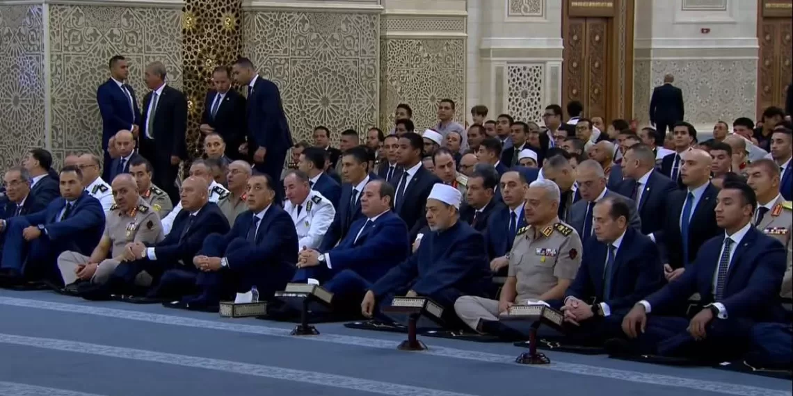 Al-Sissi accomplit la prière de l'Aïd à la mosquée Masjid Misr Al-Kabir (Photos) 1 - Le Progrès Egyptien