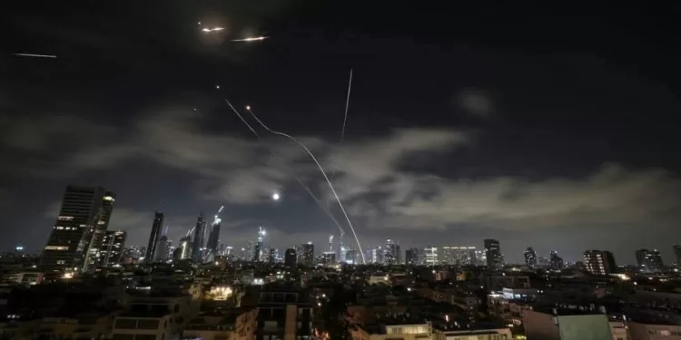 L’Iran frappe des bases américaines dans les pays du Golfe 2 - Le Progrès Egyptien L’Iran frappe des bases américaines dans les pays du Golfe 1 - Le Progrès Egyptien