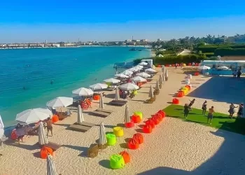 Alexandrie accueille l’été les pieds dans l’eau