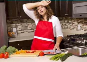 En vacances, c’est encore les femmes en cuisine