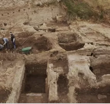Louxor : Découverte d’une cité datant du Moyen Empire dans la région de Karnak 4 - Le Progrès Egyptien Louxor : Découverte d’une cité datant du Moyen Empire dans la région de Karnak 3 - Le Progrès Egyptien