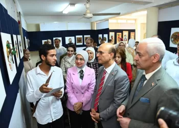 À Assiout, deux expositions tissent un pont entre art, mémoire et avenir